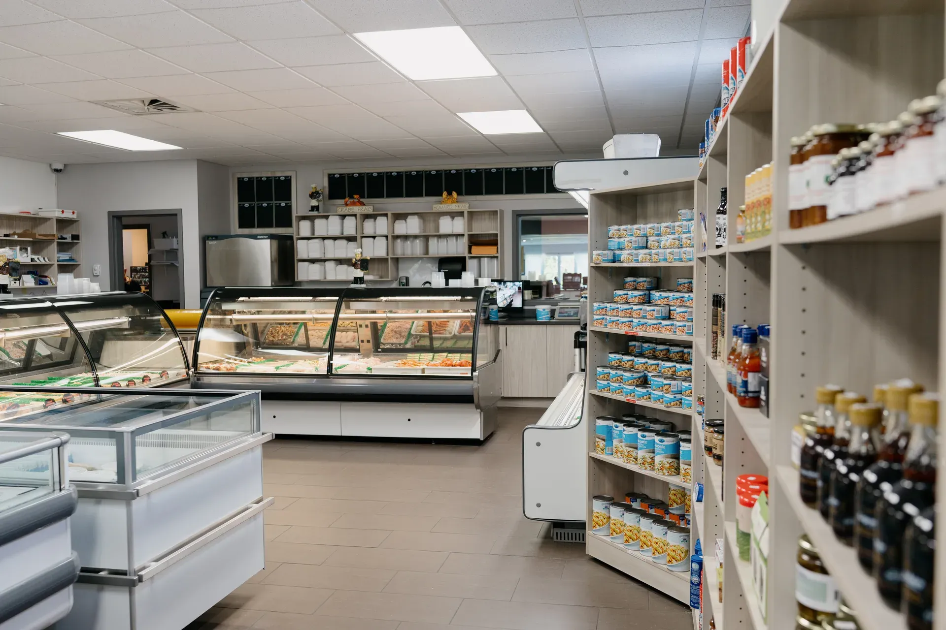 Vue d'ensemble de la boutique, Poissonnerie Les Escoumins